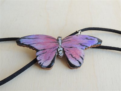 Подвеска бабочка из эпоксидной смолы - фото 4697